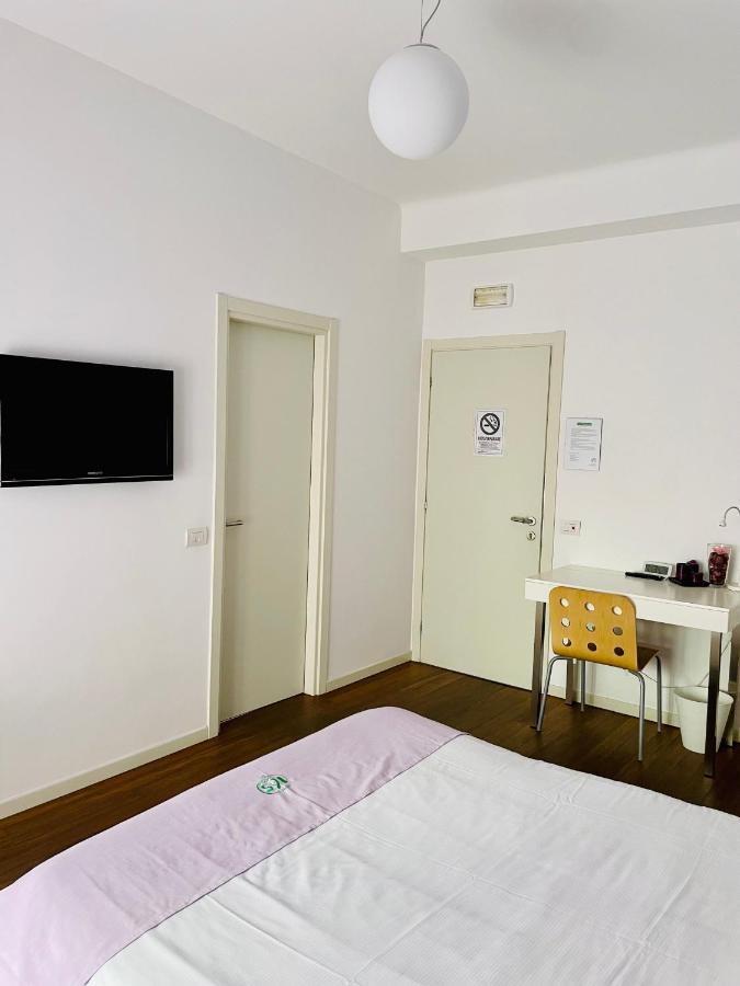 Via Padova 165 Hotel Milan Exterior photo